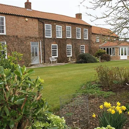 فندق مبيت وإفطار Little Holtby 5*