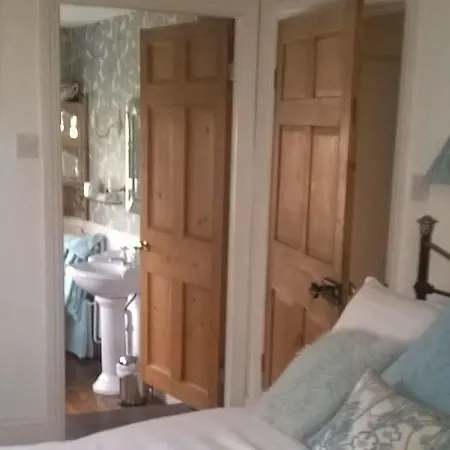 Little Holtby Bed & Breakfast 5*