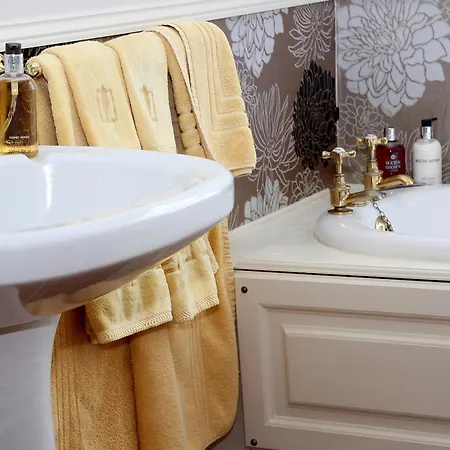 Nocleg ze śniadaniem Little Holtby 5*